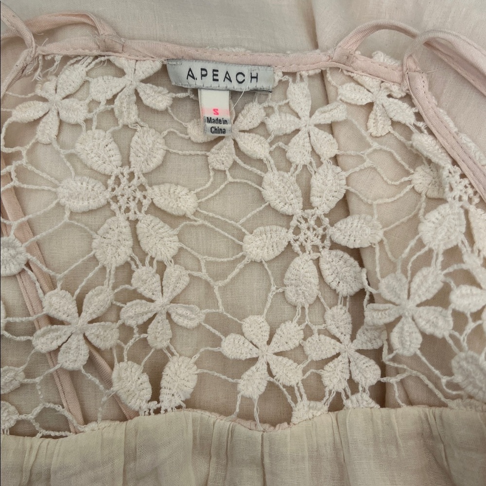 APEACH -Chic Lace-Trimmed Women's Tank Top - Picture 3 of 7